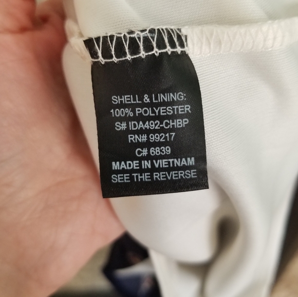 Fun little romper- size small - Picture 5 of 6